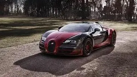 王公子深夜拖鞋会美女，街头吸烟显自在