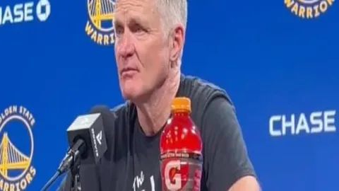 曼联与那不勒斯寻求霍伊伦与奥斯梅恩互换，交易前景不明